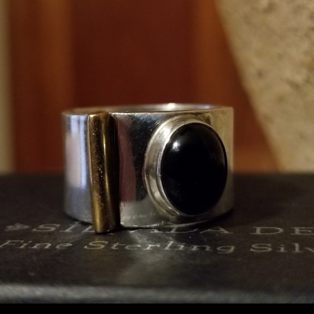 Rare Silpada Black Onyx Ring 123$